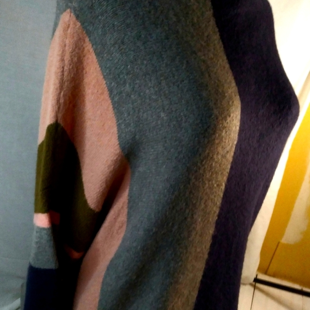 Ann Taylor long sleeve sweater